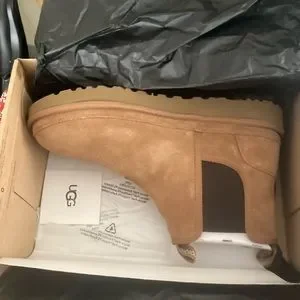 UGG | Shoes | Brandnew In The Box Ugg Boots Size 2 Men  display picture 3